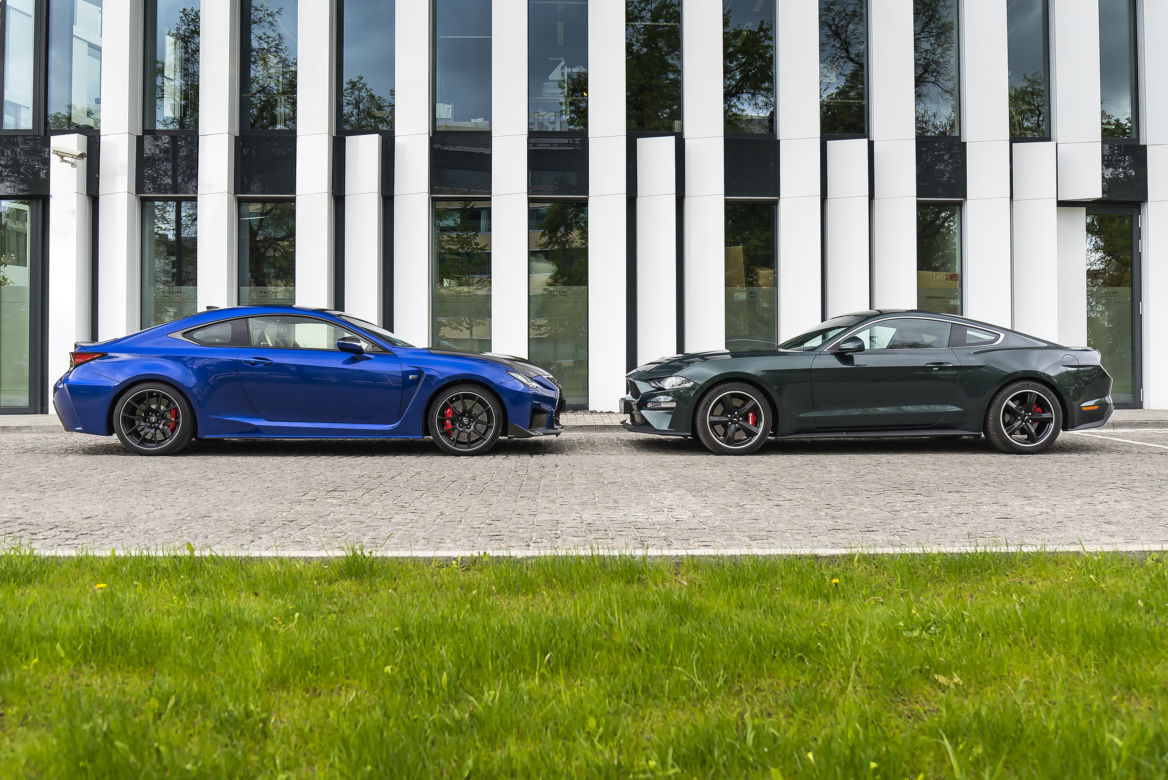Lexus RC F Carbon 5.0 V8 vs. Ford Mustang Bullitt 5.0 V8
