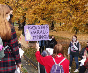 Protest kobiet na wesoło. Najlepsze hasła z banerów. Niektóre bawią do łez! [ZDJĘCIA]