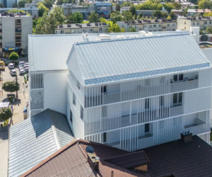 Dom Uniwersalny w Otwocku od MFR-MGR Architekci