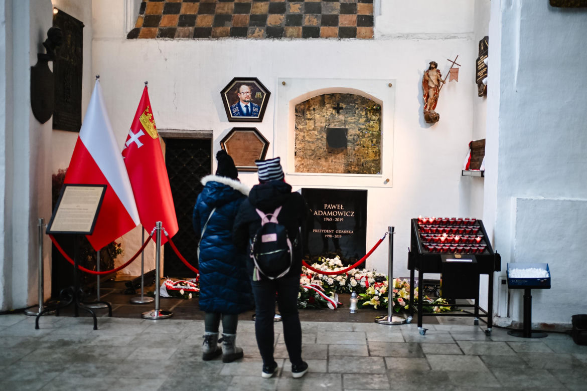 Tak wygląda grób Pawła Adamowicza w 7. rocznicę zamachu