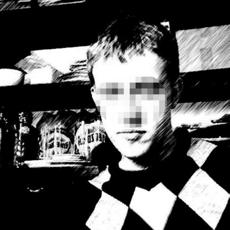Dziennikarz zginął od jednego kopniaka. Przed śmiercią otrzymał w liście swój nekrolog. Umarł w klubowej toalecie