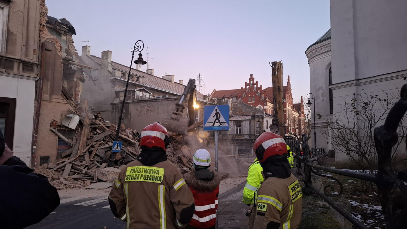 Rozbiórka ścian kamienicy przy ul. Bernardyńskiej w Lublinie
