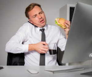 Plaga „amnezji żywieniowej” u Polaków. Wystarczy jedna zmiana, by uratować metabolizm