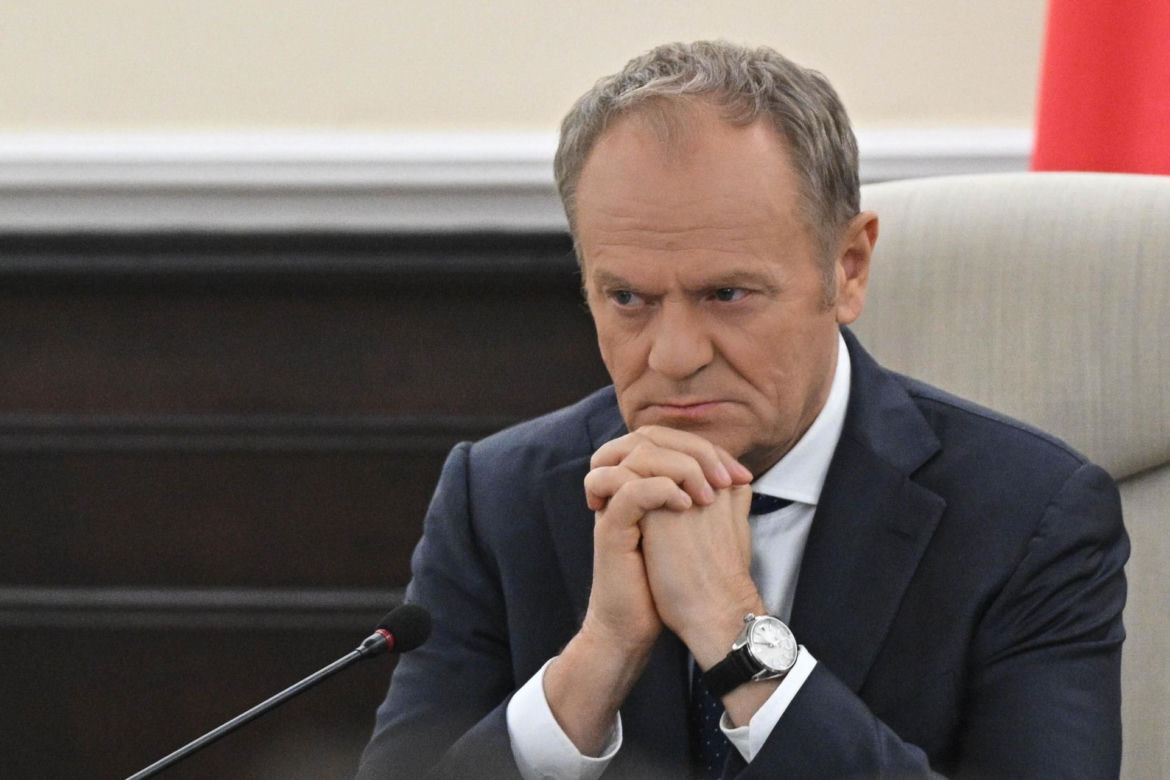 Specjalne posiedzenie rządu. Tusk tnie ceny paliw. Radykalne obniżki podatków