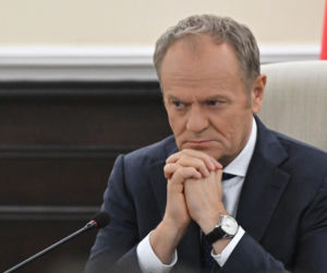 Specjalne posiedzenie rządu. Tusk tnie ceny paliw. Radykalne obniżki podatków