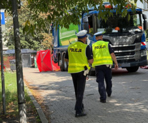 Śmiertelny wypadek w Warszawie. Nie żyje kobieta