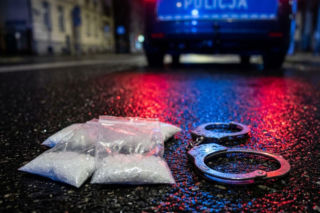 Ponad 40 kg narkotyków w samochodzie zatrzymanym na autostradzie A2 