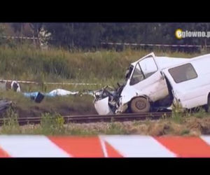 BRATOSZEWICE: Wypadek busa na niestrzeżonym przejeździe kolejowym