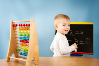 Jak rozwijać zdolności matematyczne dziecka? Od kołyski!