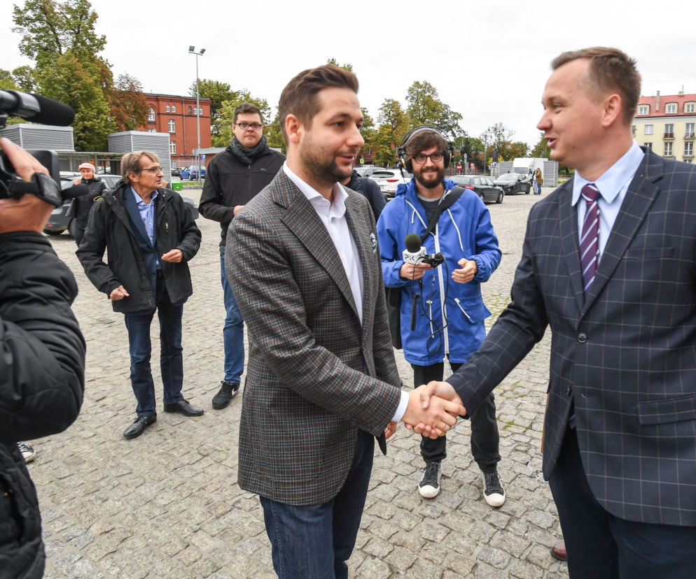 Patryk Jaki podpisał 7 zobowiązań