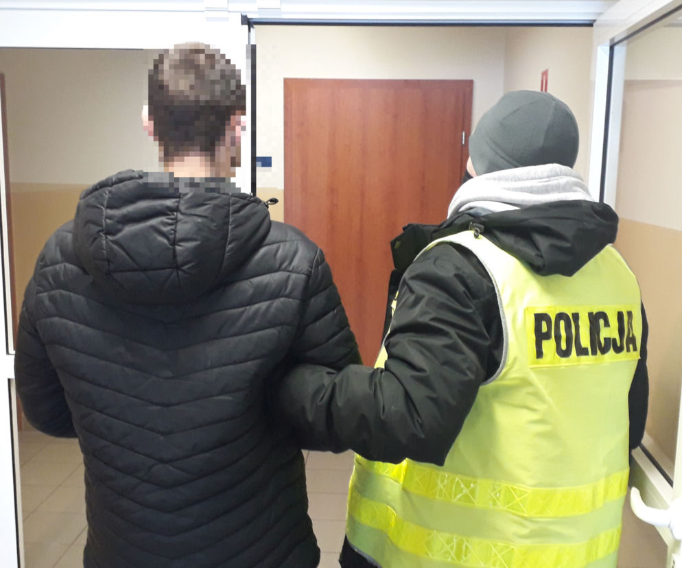 Zaatakował i ukradł torebkę. To prawdopodobnie on wcześniej napadł z nożem na sklep