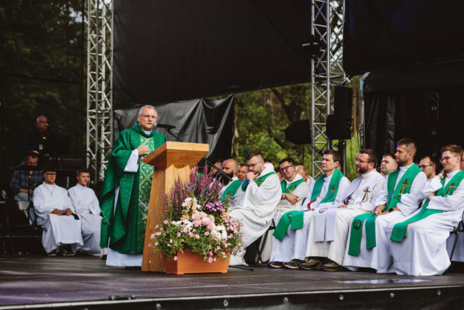 Największy chrześcijański festiwal trwa