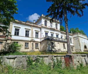 Sancygniów. Mało kto wie o tym pałacu. Zdobiły go 24 posągi najwybitniejszych Polaków