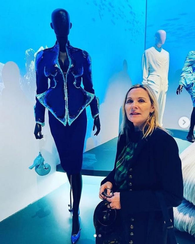 Zaskakujący ślub gwiazdy "Seksu w wielkim mieście"! Kim Cattrall w garniturze na tysiące