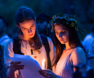 Ogień, wianki i szukanie kwiatu paproci: W Krakowie świętowano Noc Kupały [ZDJĘCIA]