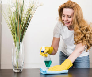 Koniec z drogą chemią w domu! Z tych dwóch składników zrobisz domowy preparat czyszczący