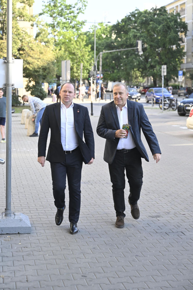 Tusk wezwał na dywanik KO