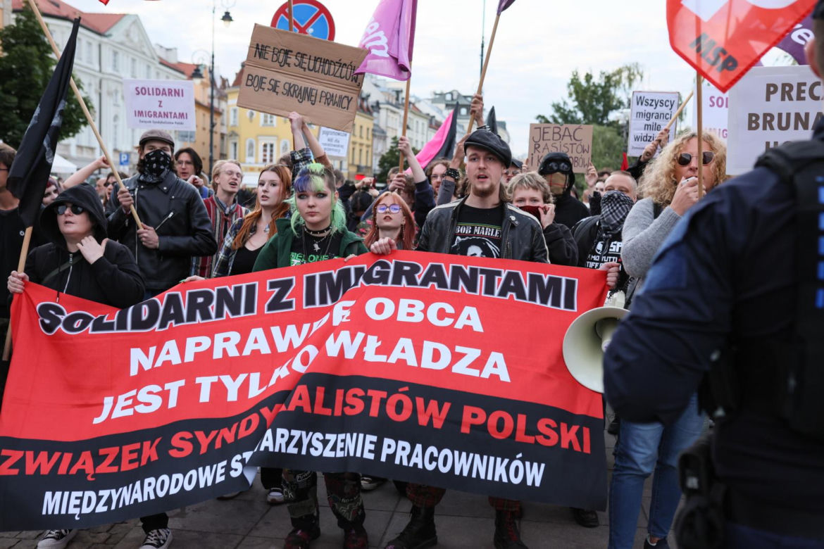 W Warszawie odbył się antyimigrancki marsz i kontrmanifestacja. Pojawiło się kilka tysięcy osób