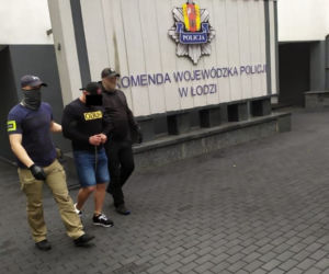 Pseudokibice w rękach policjantów
