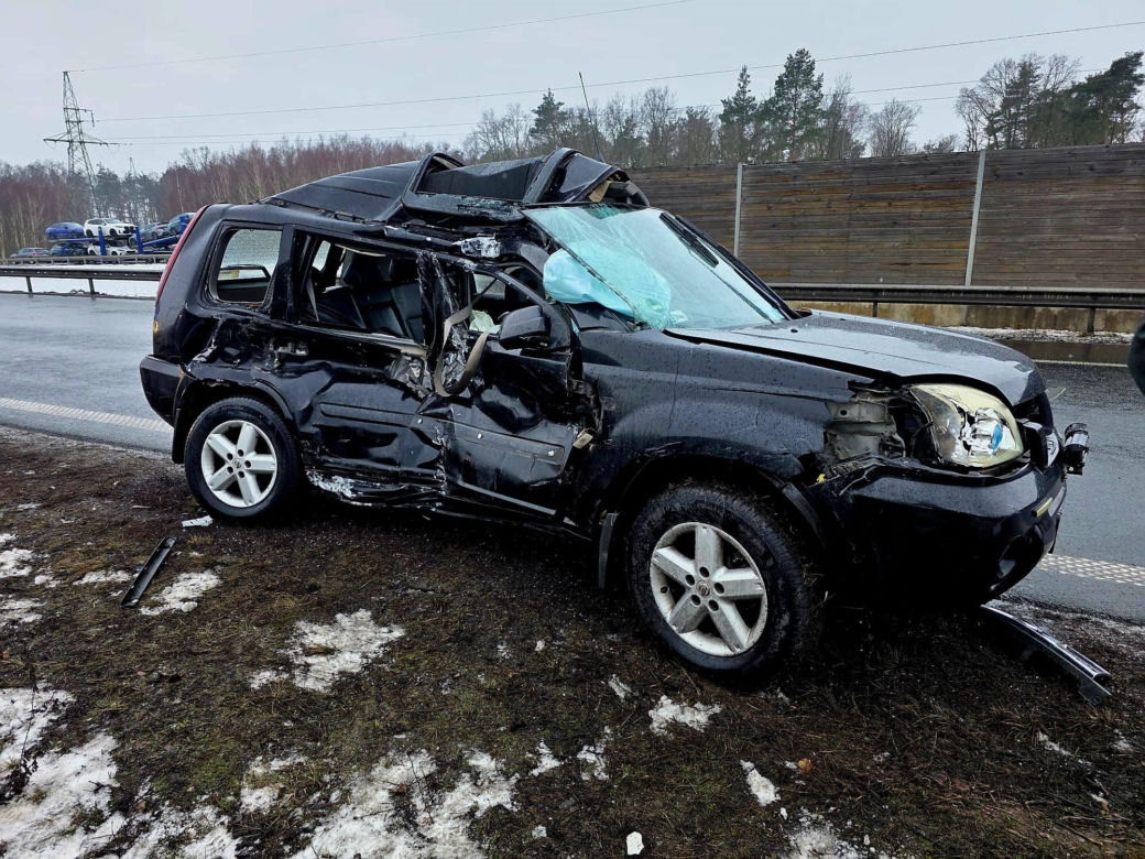 Droga w obu kierunkach jest całkowicie zablokowana