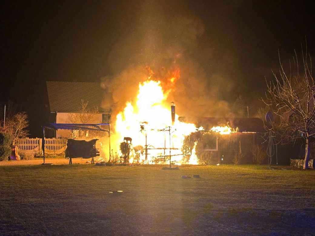 Tragiczny pożar w Borównie. Nie żyją dwie osoby