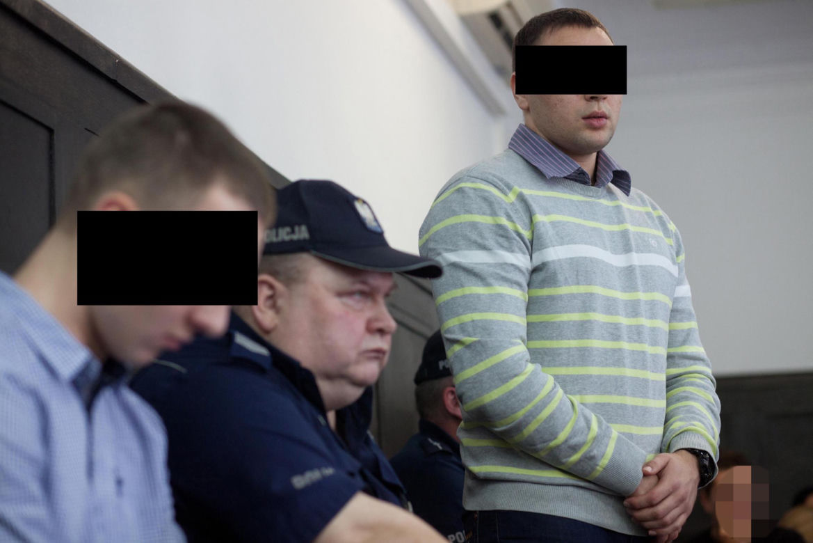 Wepchnęli Piotra pod autobus z zemsty. Tragedia w Pabianicach