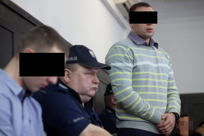 Wepchnęli Piotra pod autobus z zemsty. Tragedia w Pabianicach