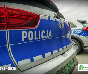 Nowe policyjne radiowozy z hasłem Pomagamy i chronimy” na masce