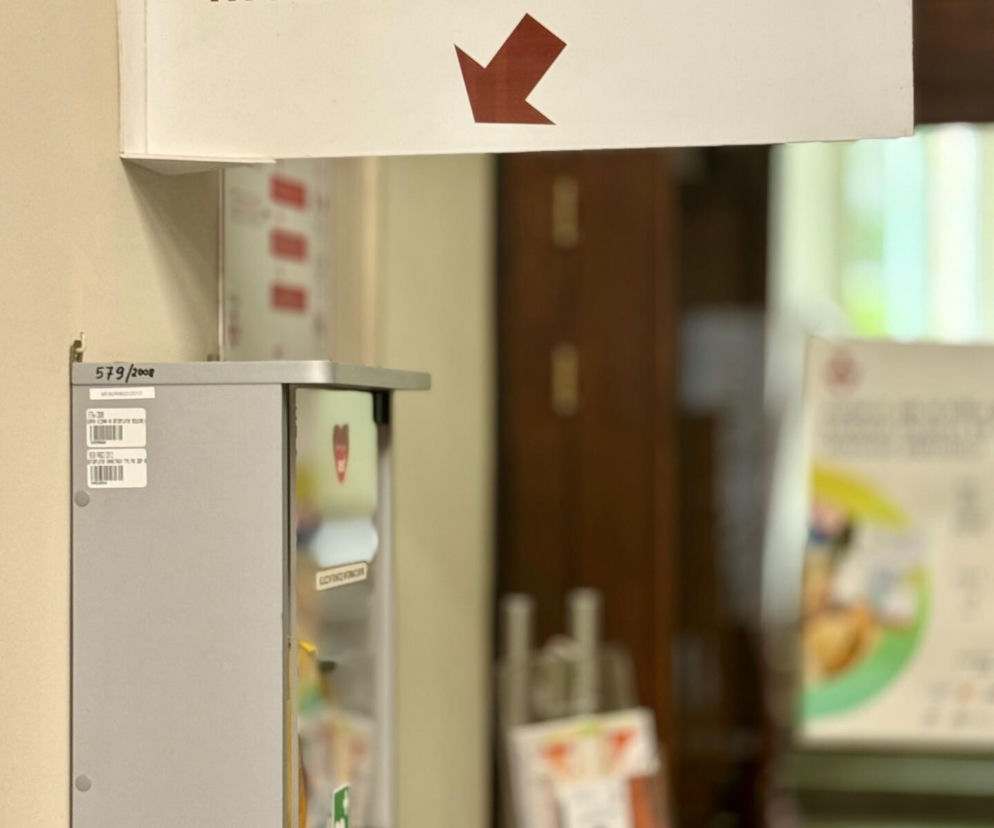 Defibrylatory AED w aplikacji „wElblągu”. Sprawdź, gdzie znajdują się urządzenia ratujące życie
