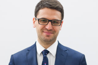 „Poseł madrycki” dostał posadę od PiS. Pokieruje Polskim Holdingiem Obronnym!