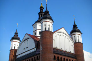 Prawosławna wielkanoc. We wtorek wierni modlą się za zmarłych i odwiedzają groby