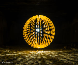 Lightpainting: Tak się maluje światłem latarki!
