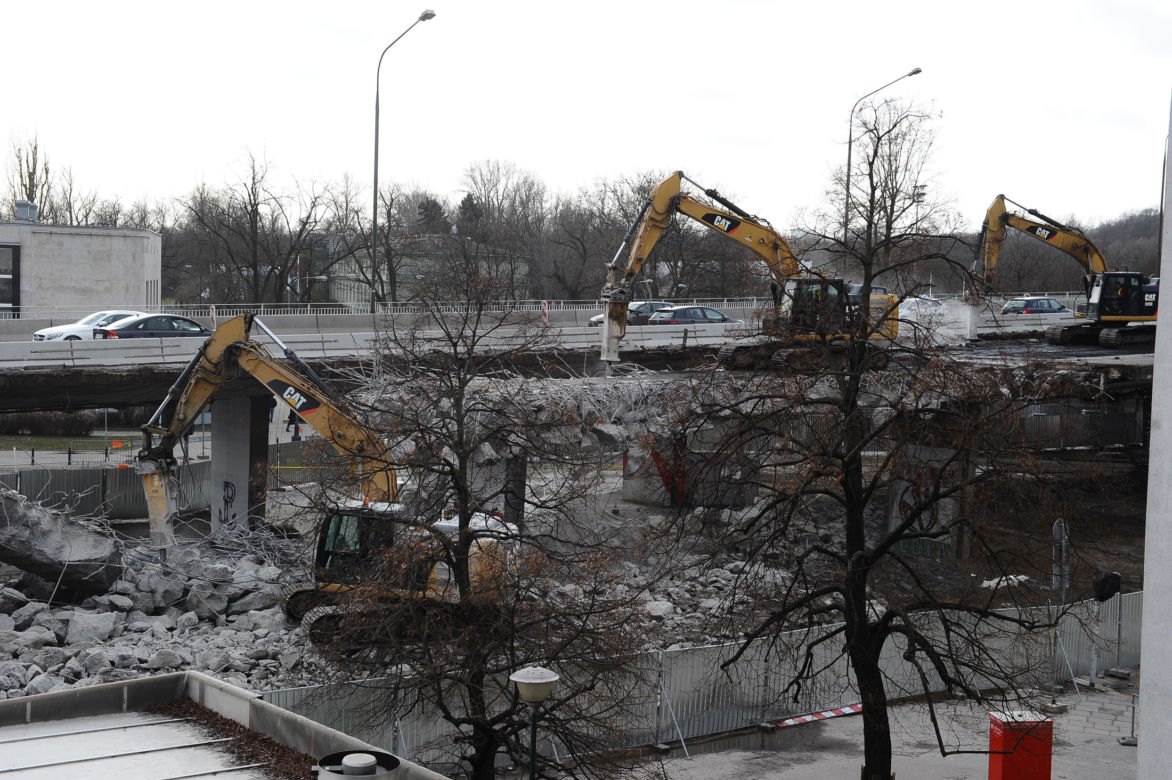 Nie śpimy, bo burzą wiadukt trasy Łazienkowskiej