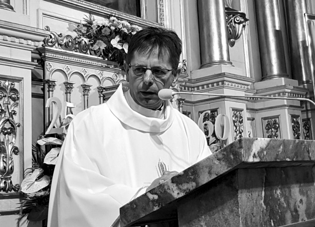 Zmarł ks Antoni Piś, proboszcz z Męciny zarażony koronawirusem