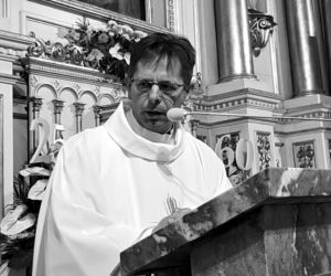 Zmarł ks Antoni Piś, proboszcz z Męciny zarażony koronawirusem