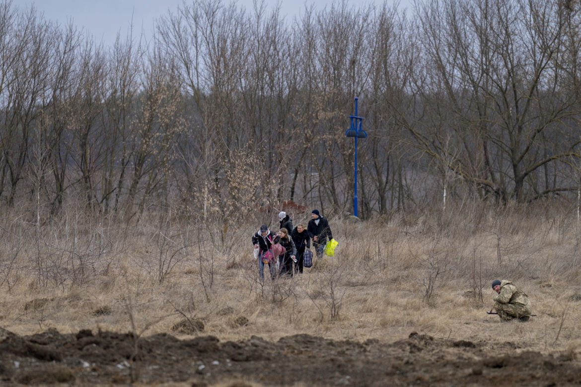 Już prawie 2 MILIONY obywateli Ukrainy uciekły przed wojną. Rosja celowo wywołuje katastrofę humanitarną