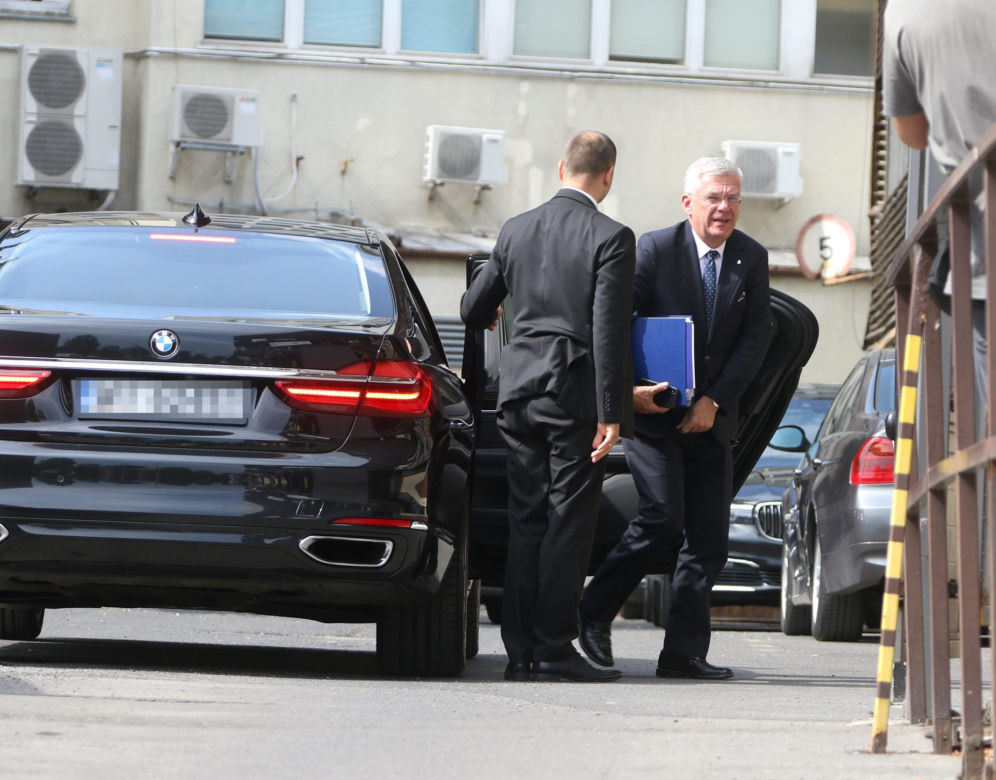 Zmiany w życiu marszałka Senatu Tomasza Grodzkiego. Przesiądzie się z Jaguara do BMW