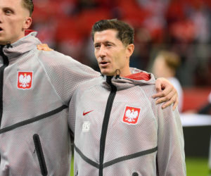 Anna Lewandowska z teściową i jej partnerem na meczu Polska - Bośnia