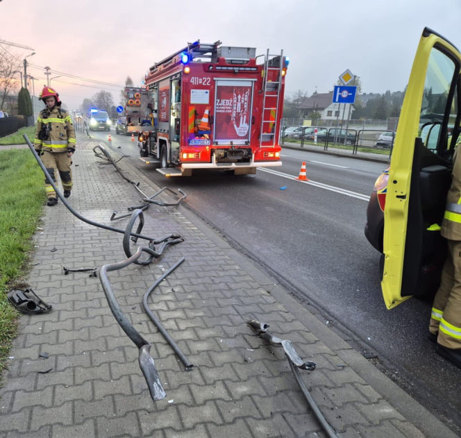 Przewrócona ciężarówka blokuje ruch na DK94 pod Brzeskiem