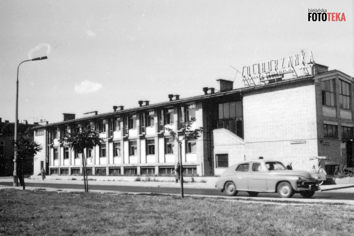 Fotografie Bielan i Żoliborza wyrzucone do śmietnika