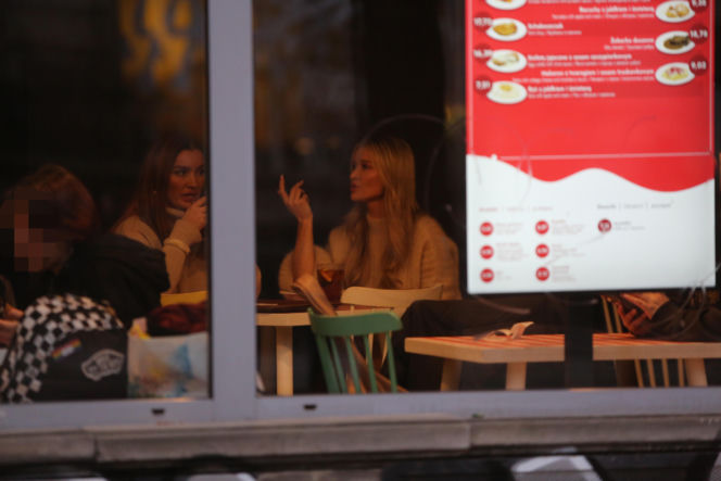 Joanna Krupa z siostrą Martą. Zjadły w mlecznym i poszły po patelnię