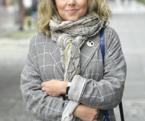 Aleksandra Kwaśniewska w okularach