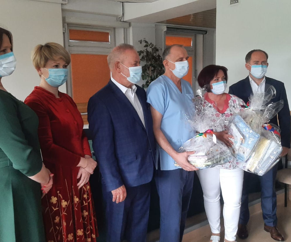 Marszałek przekazał prezenty 