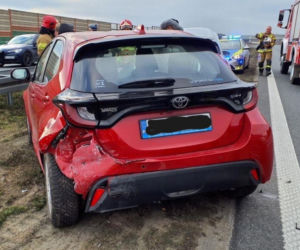 Karambol na A2! Siedem aut w zderzeniu pod Skierniewicami. Trasa zablokowana, gigantyczne korki