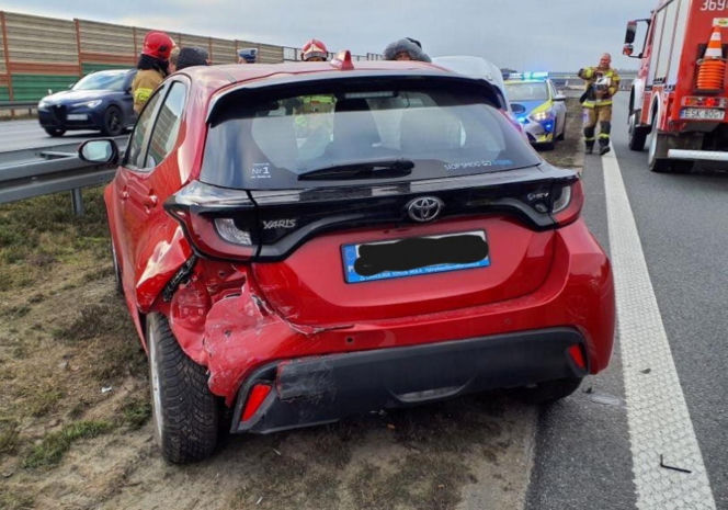 Karambol na A2! Siedem aut w zderzeniu pod Skierniewicami. Trasa zablokowana, gigantyczne korki