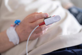 Pojechał do sanatorium leczyć kręgosłup. Po powrocie musieli amputować mu nogę! Dramat 69-latka z Warszawy