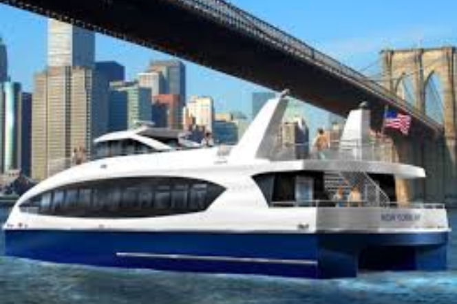 prom, NYC Ferry, wdne połączenie na East River