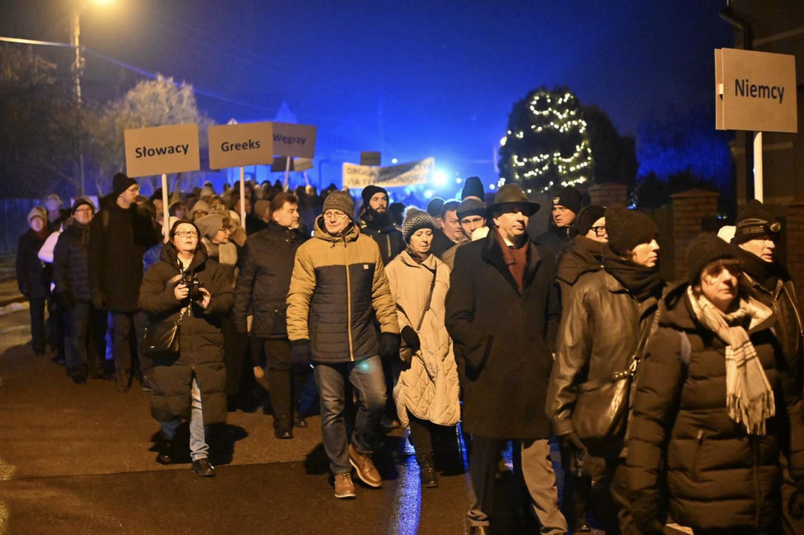 Obchody 80. rocznicy Marszu Śmierci w Gliwicach. Odsłonięto pomnik upamiętniający ofiary tragedii