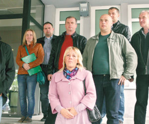 Oni się lansują a ludzie bankrutują
