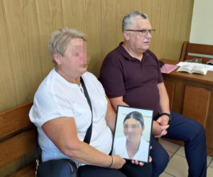 Pacjentki porzuciły konwencjonalną terapię, by „leczyć się” lampami. Szaman z Małopolski nie trafi za kraty